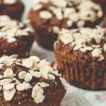 chokolademuffins-med-havregryn-bananer-og-honning-en-opskrift-paa-sund.webp.webp